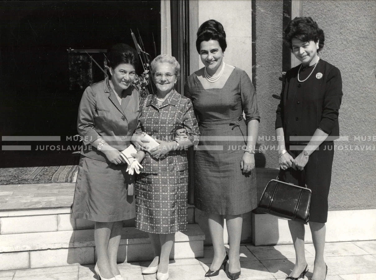 1964_252_046