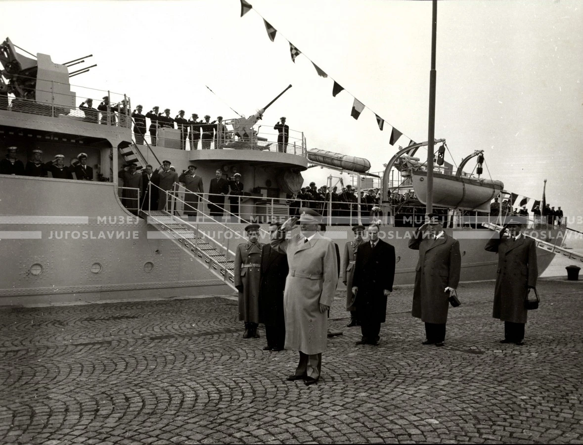 1954_027_171