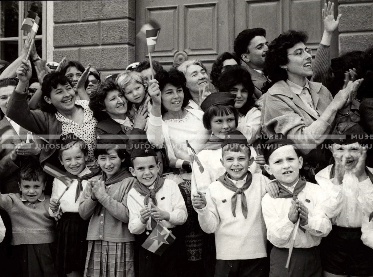 1961_166_085