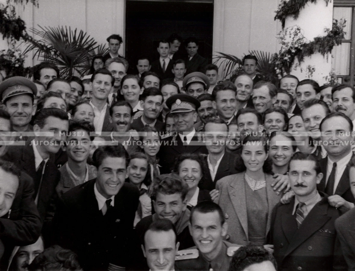 1949_003_102