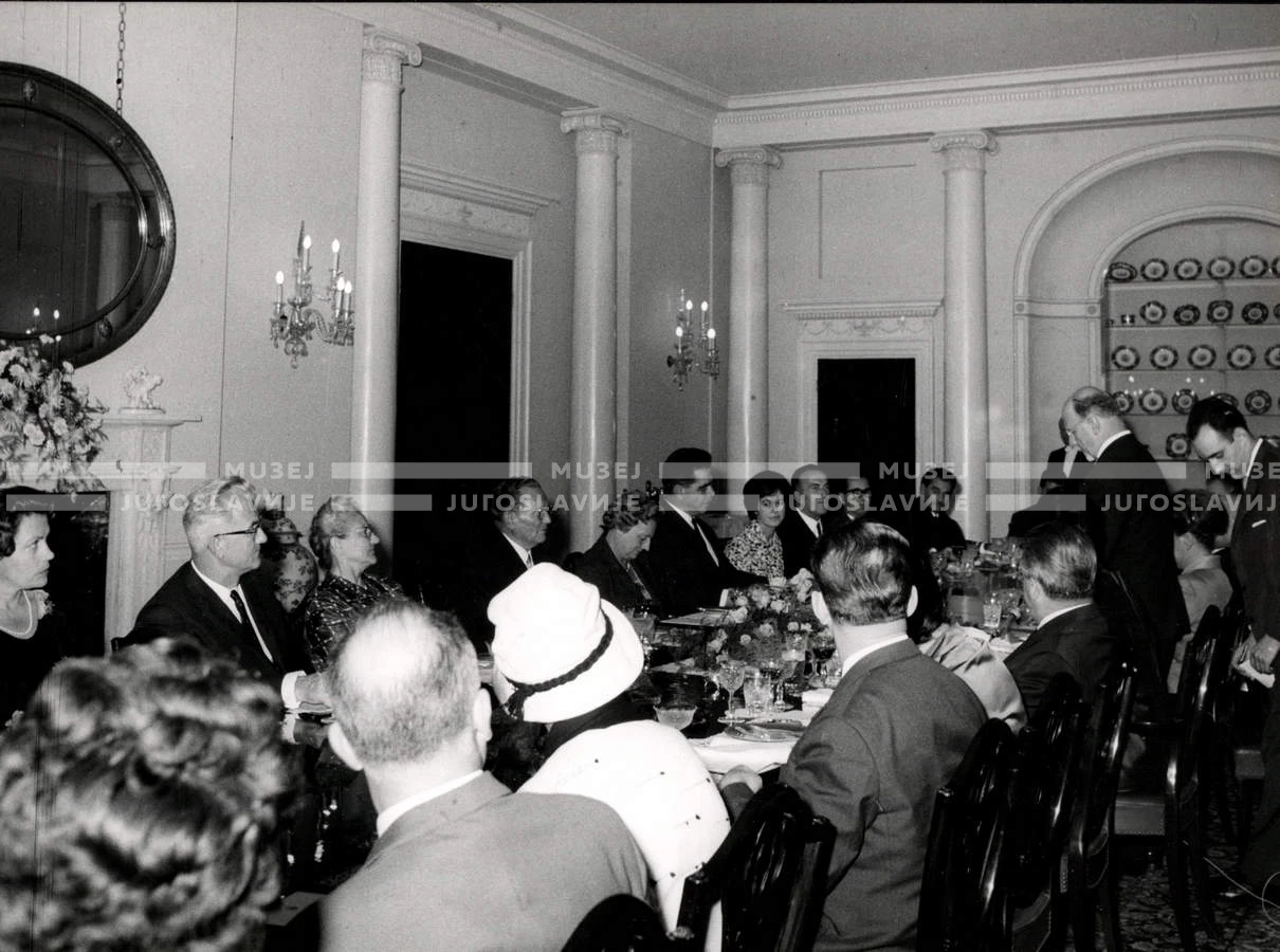 1964_252_051