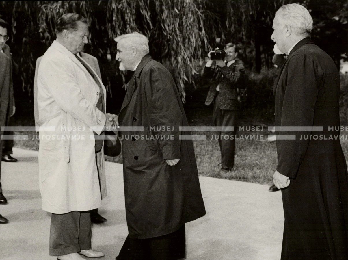 1961_169_095