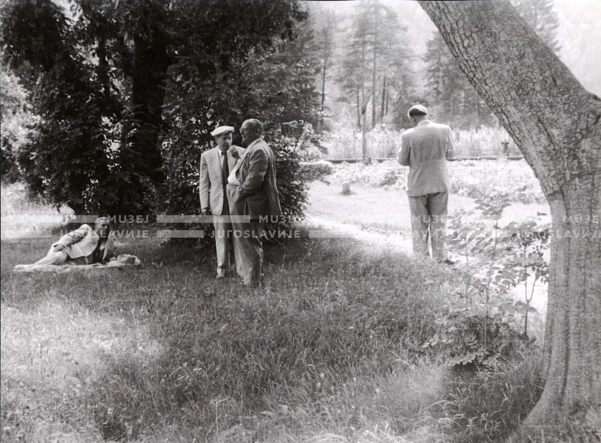 1950_007_111
