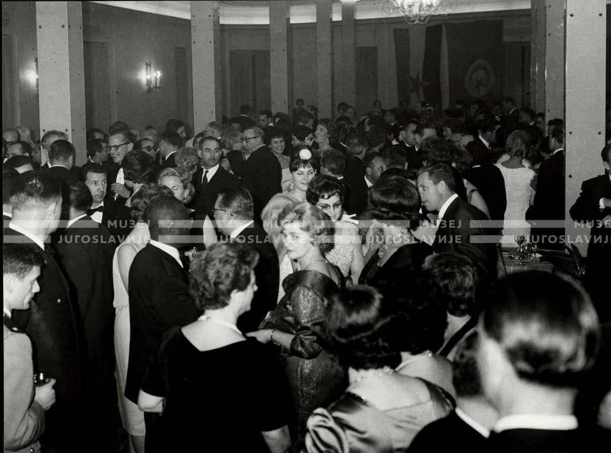 1961_163_104