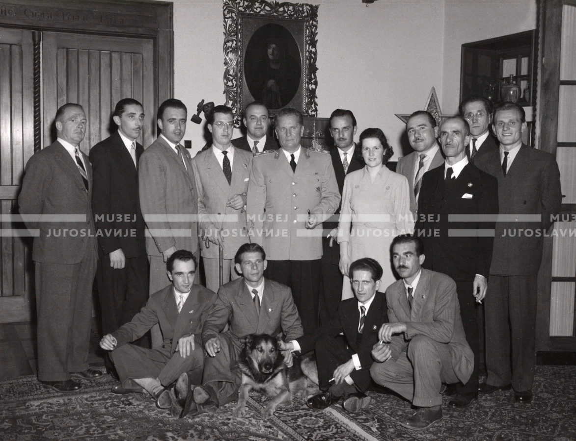 1949_004_114