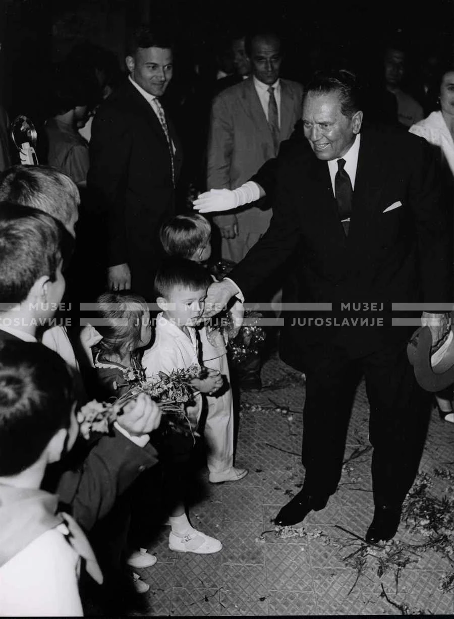 1961_165_053