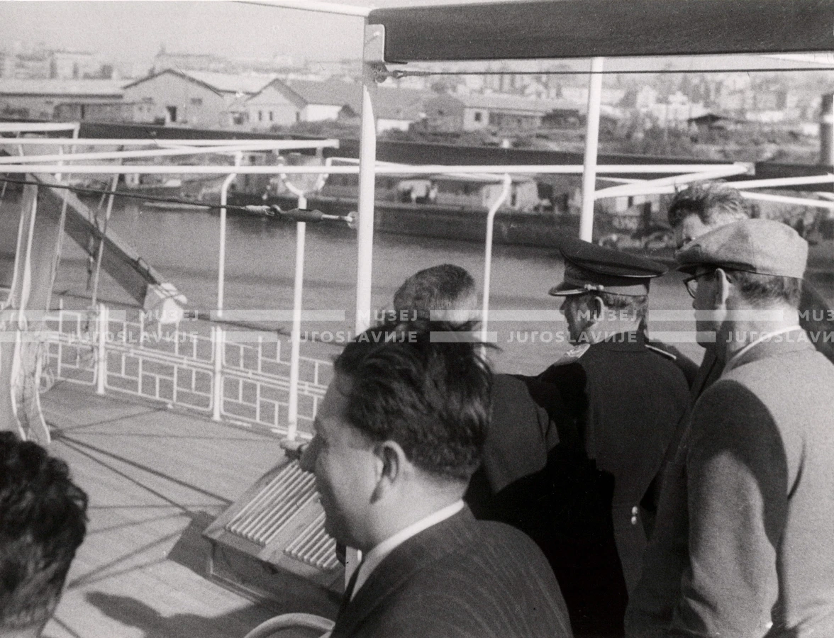 1949_004_109