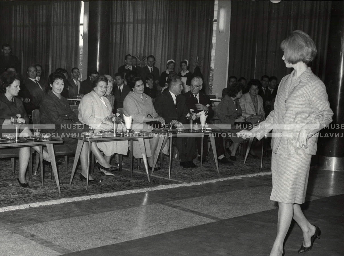 1964_252_148