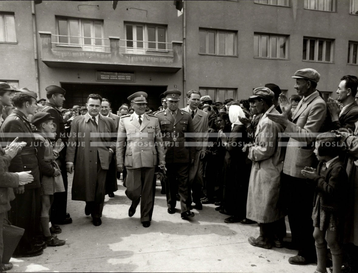 1954_027_180