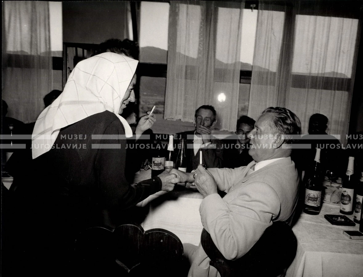 1953_023_143