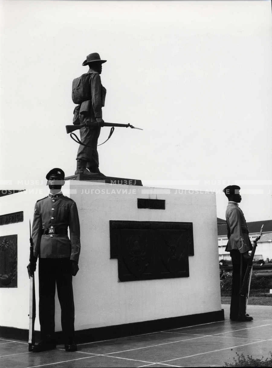 1961_151_045