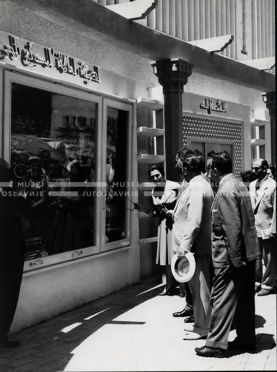 1961_165_008