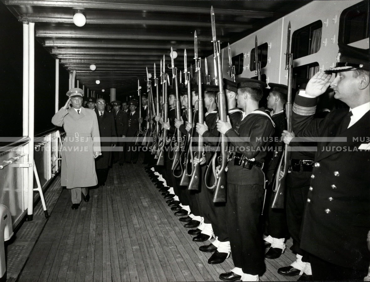 1954_027_138