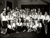 1954_028_069