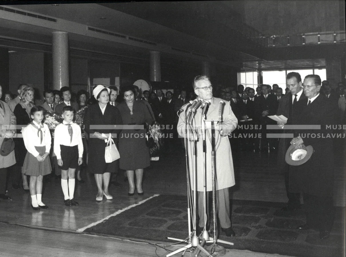 1964_252_098