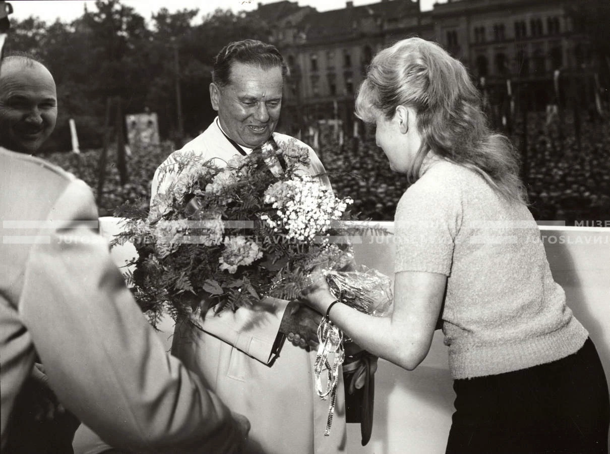 1961_166_152