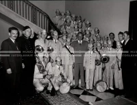 1954_028_070
