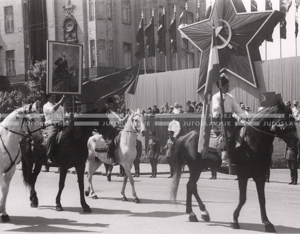 1949_003_049