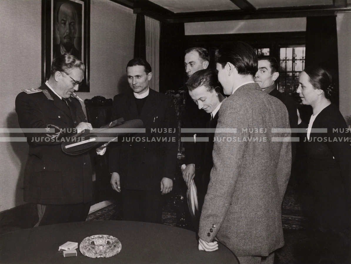 1948-49_002_045