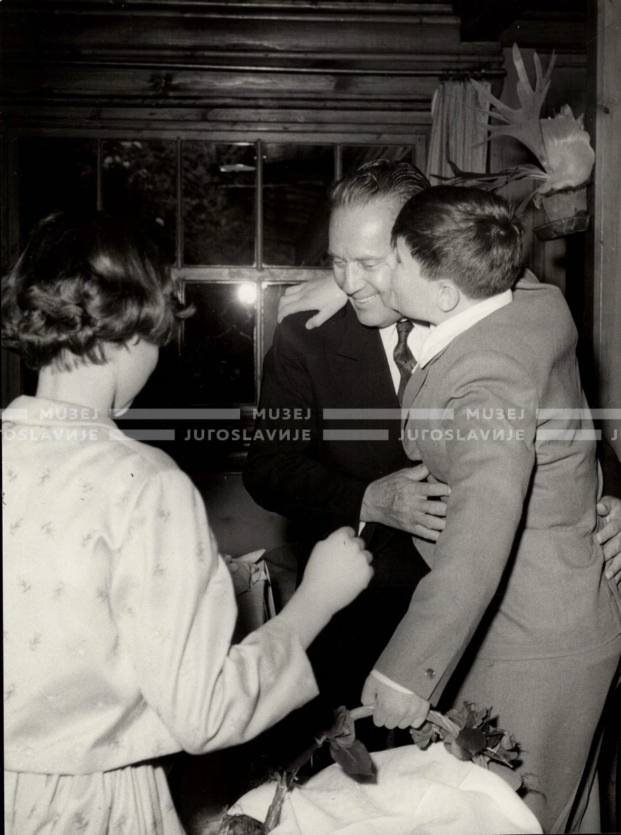 1961_168_010