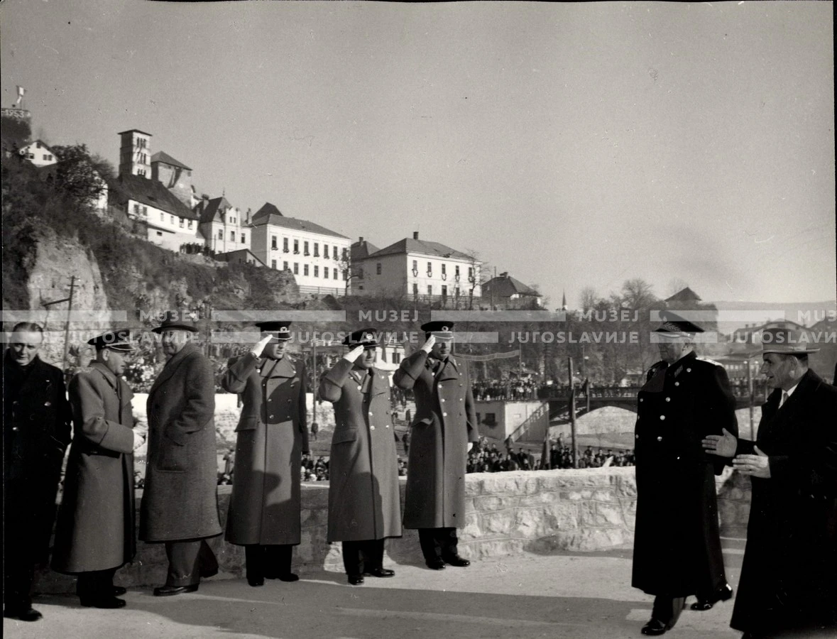 1953_025_075