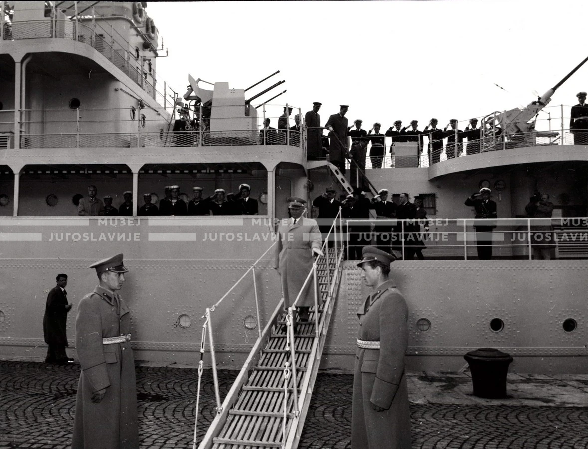 1954_027_170