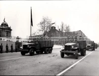 1954_028_037