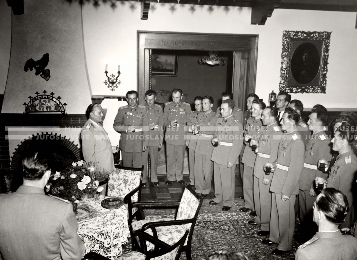 1952_014_011
