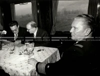 1954_027_018