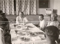 1948_001_058