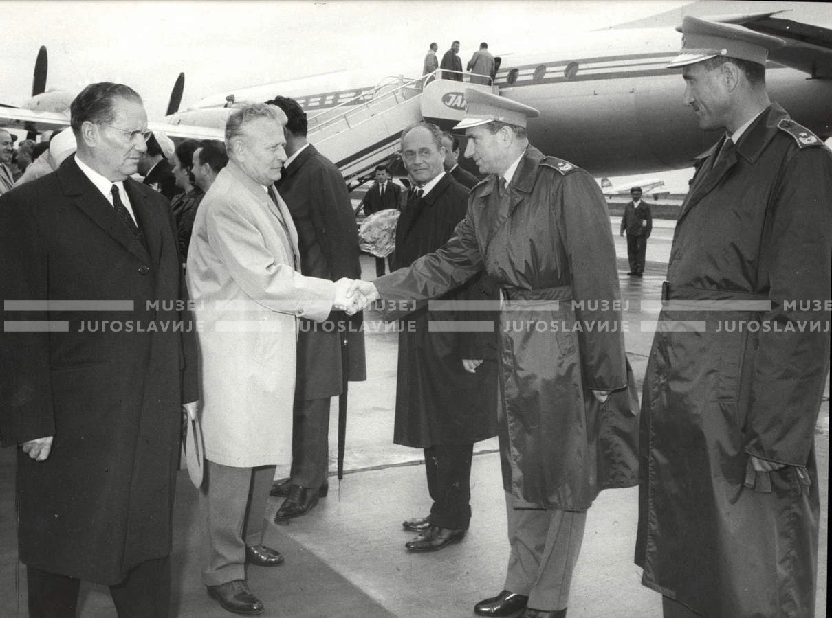 1964_252_094