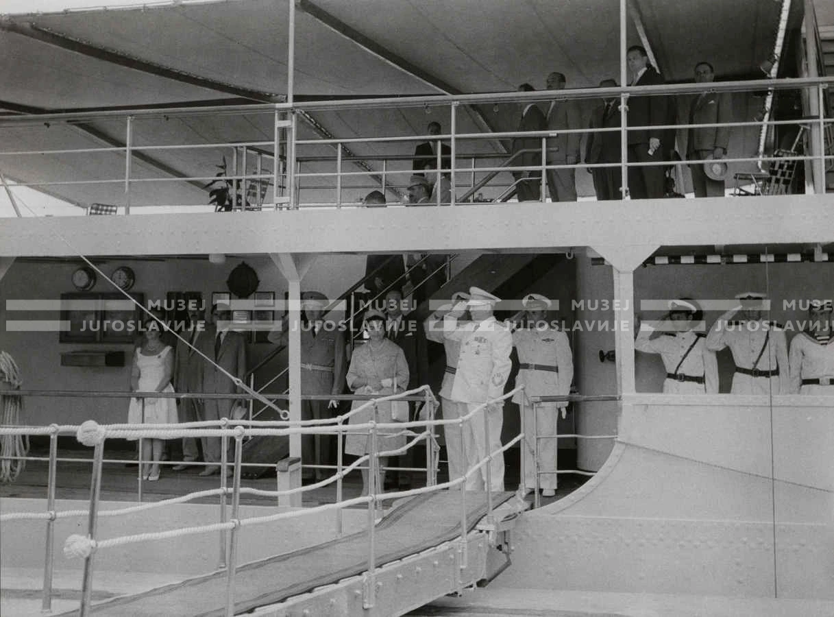 1961_151_011