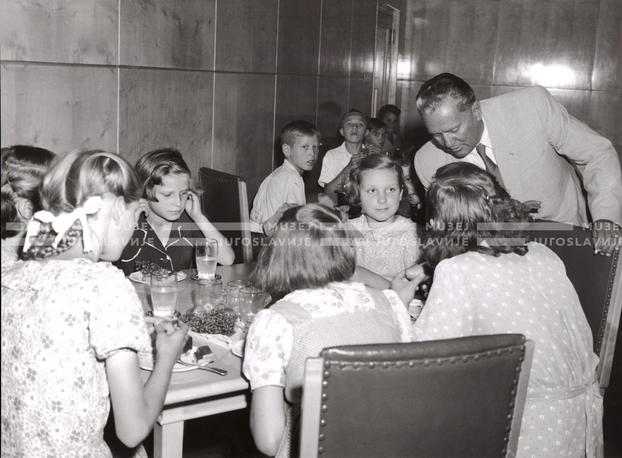 1950_007_088