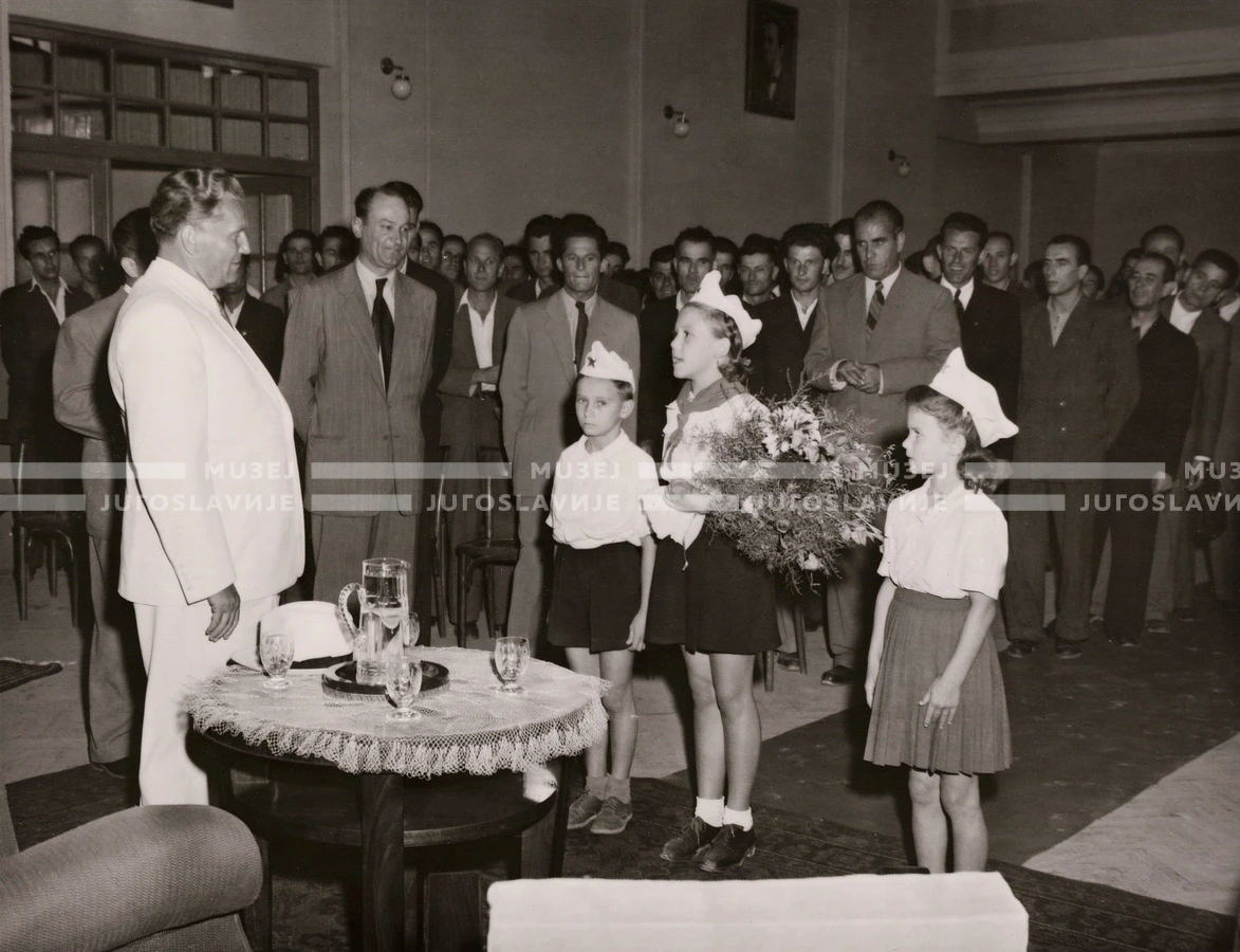 1948_001_115