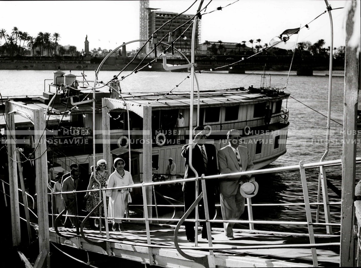 1961_164_160