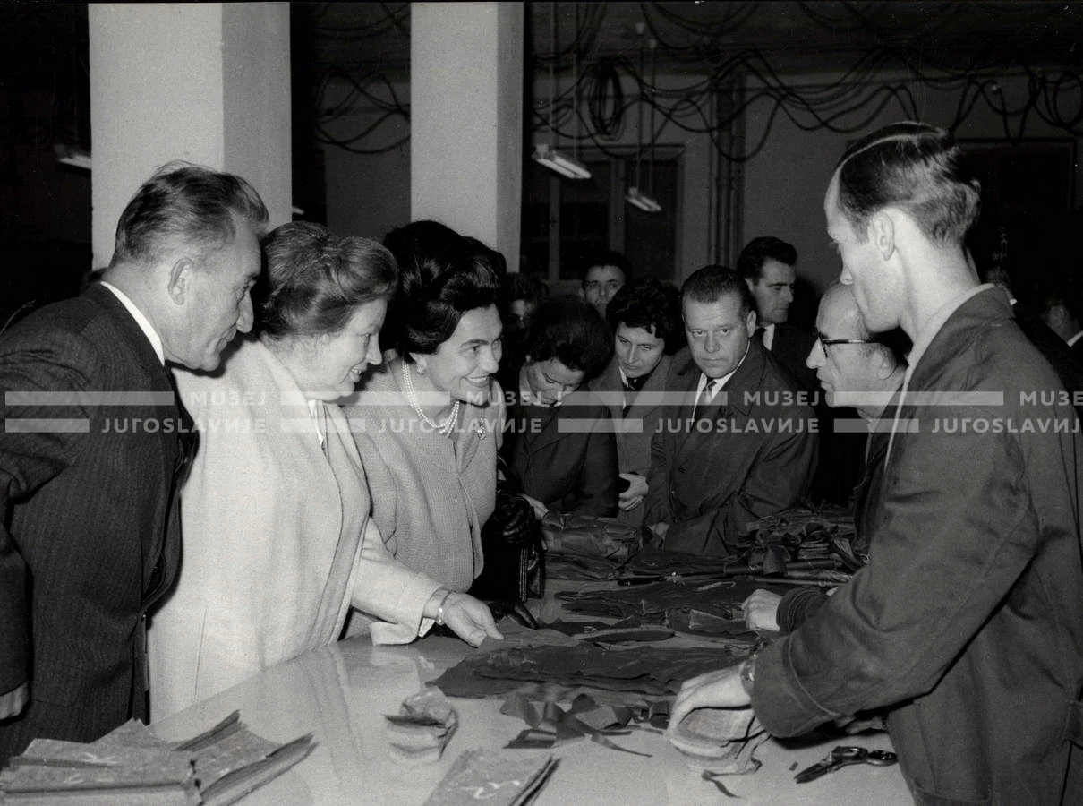 1964_252_142