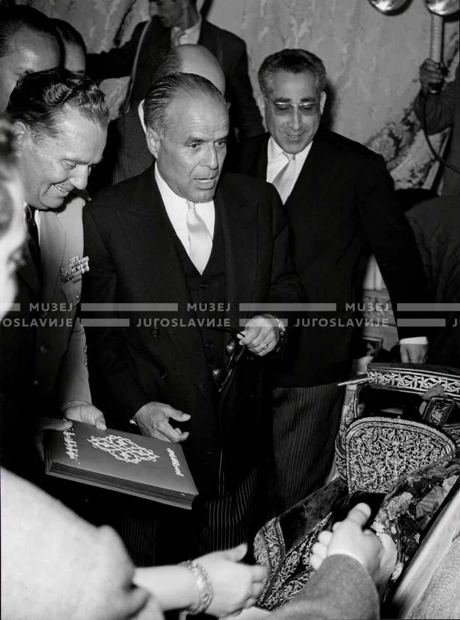 1961_163_175