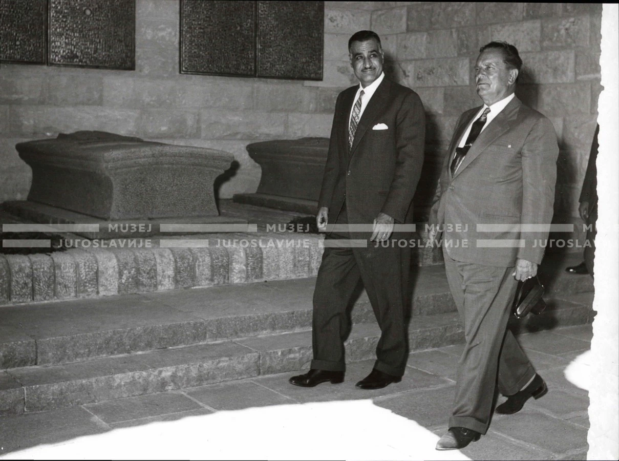 1961_164_069