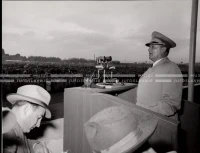 1953_024_037