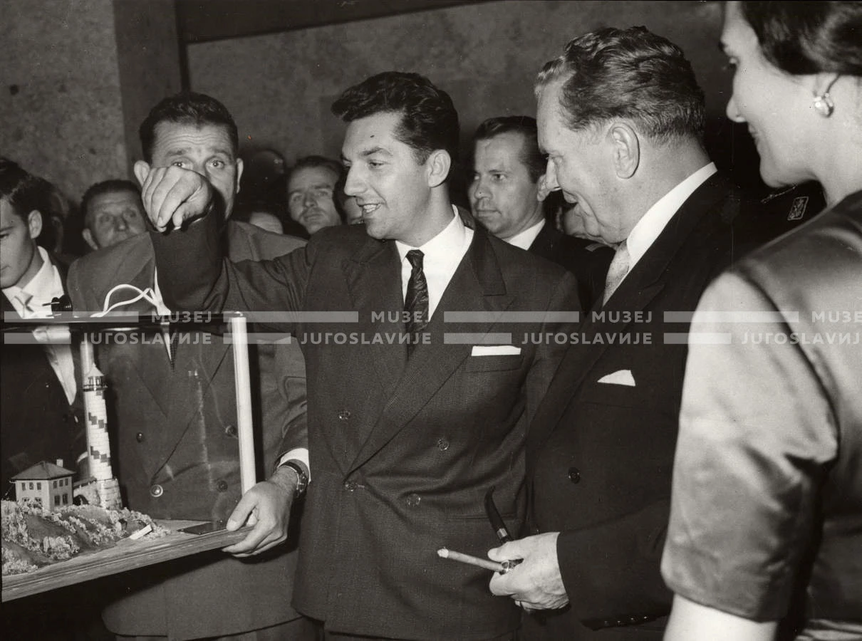 1961_166_115