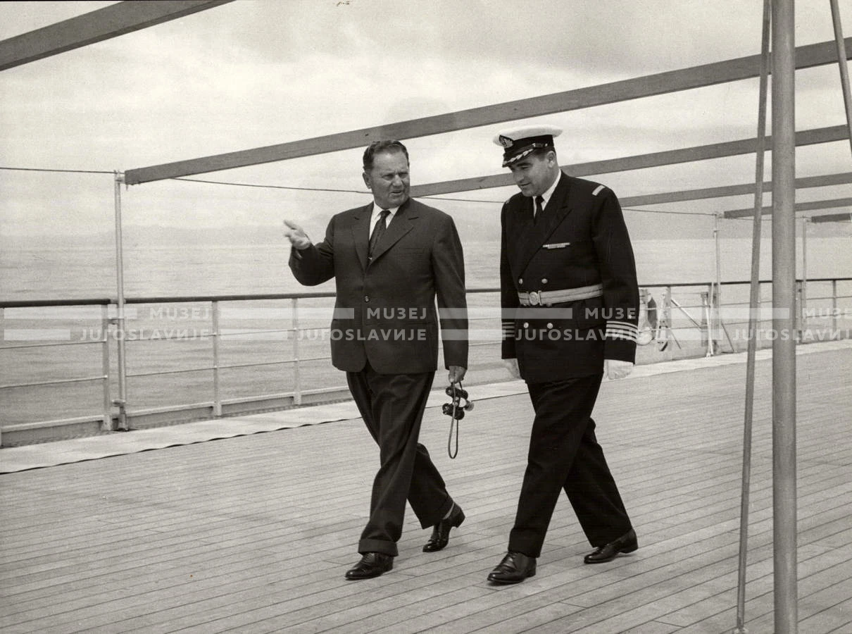 1961_166_007