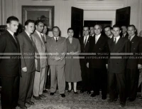 1954_028_117