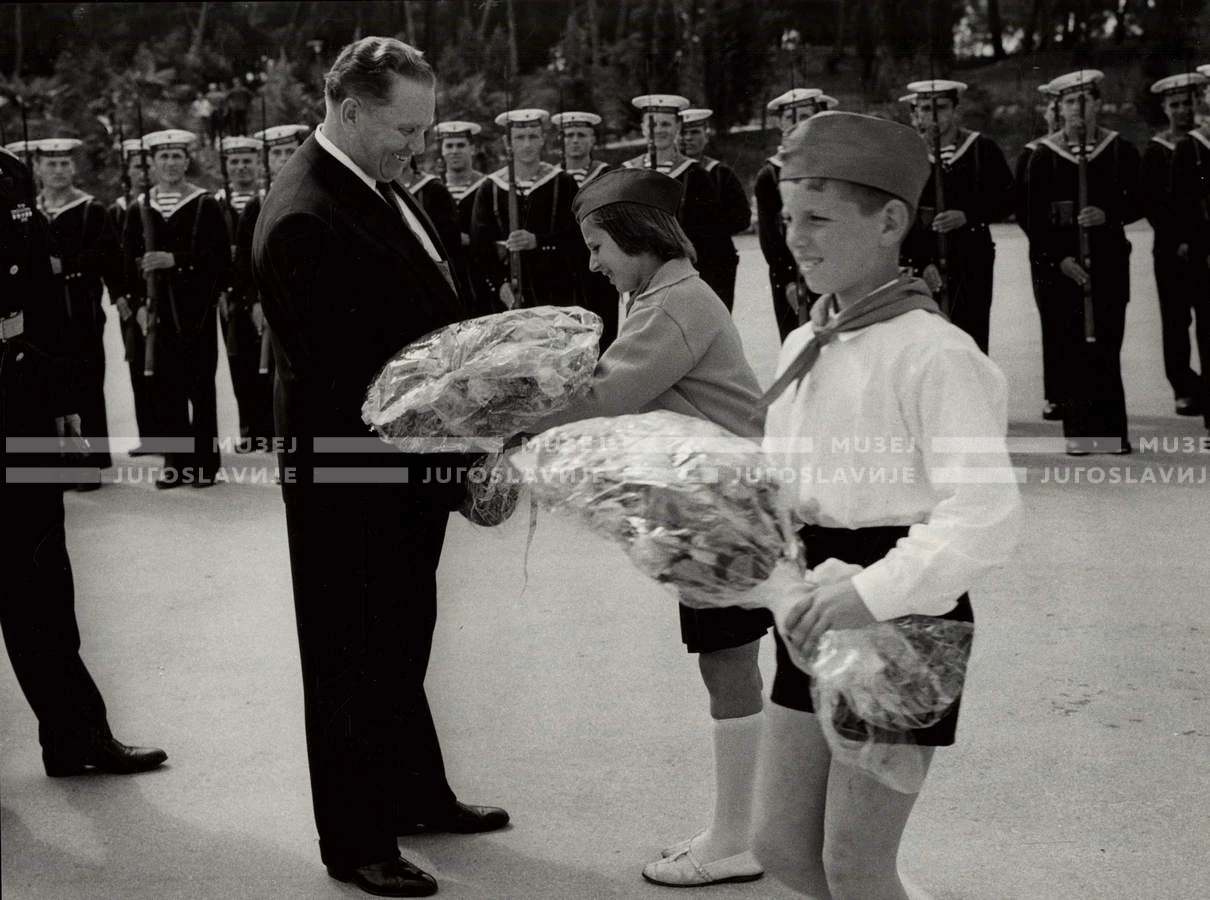 1961_166_108