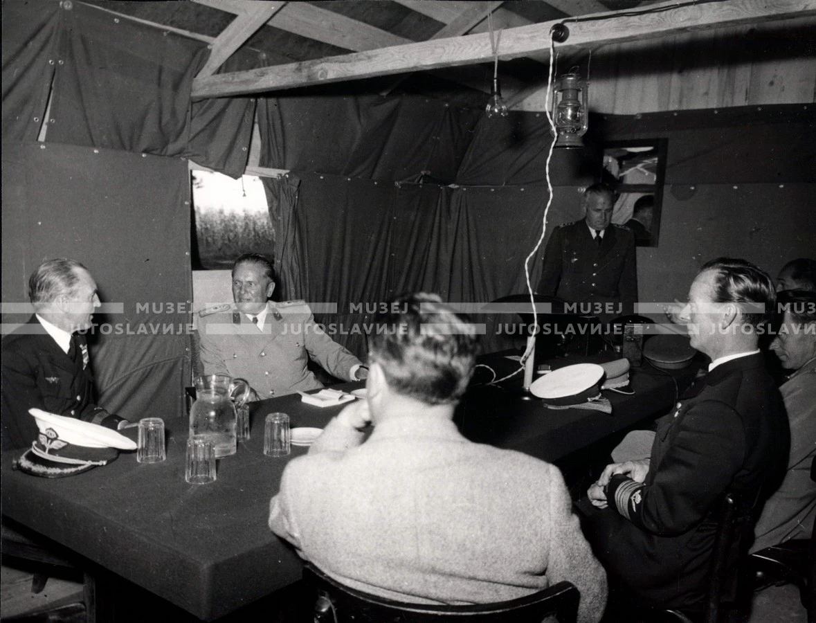 1953_023_129