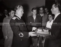 1949_003_081