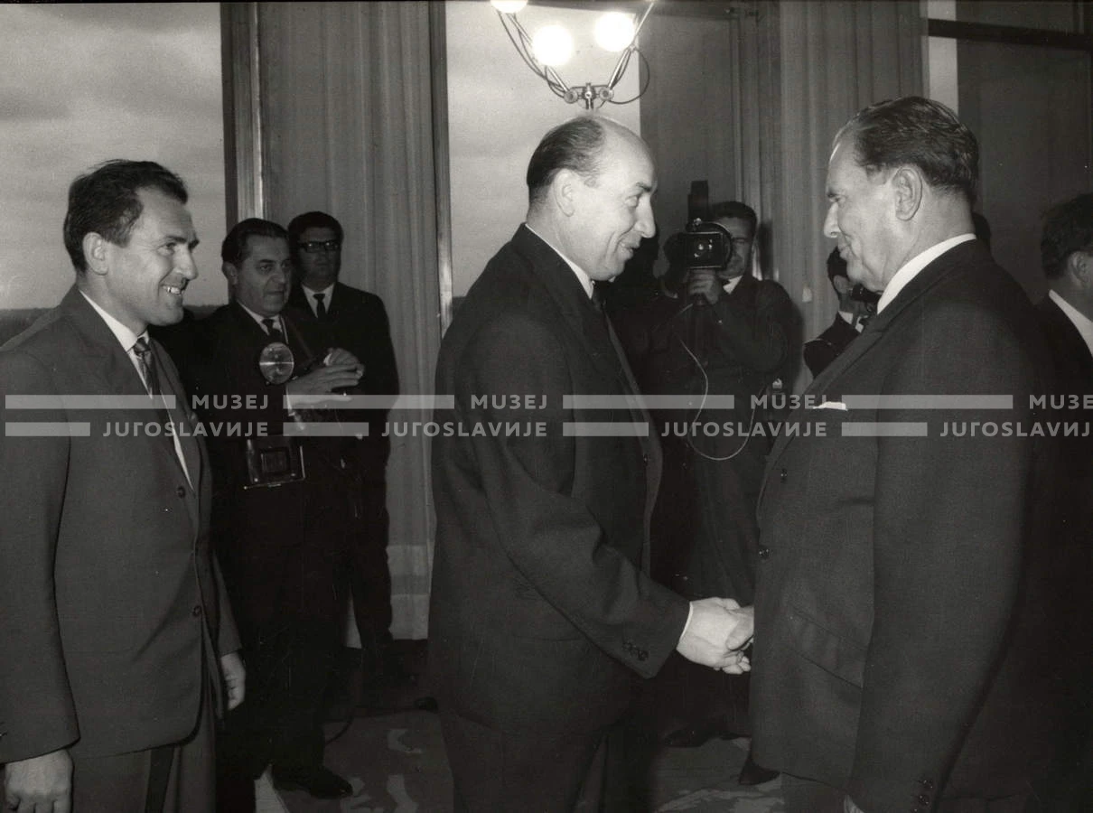 1964_252_133