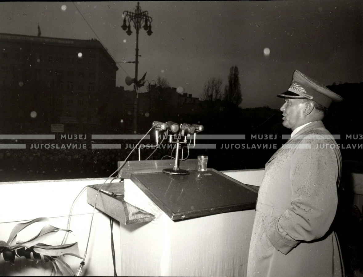 1954_027_193