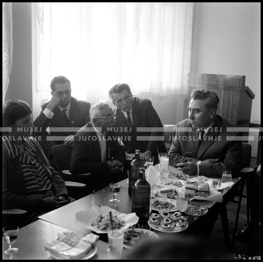 AR_B_21_12