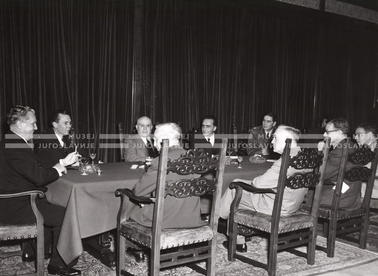 1951_012_072