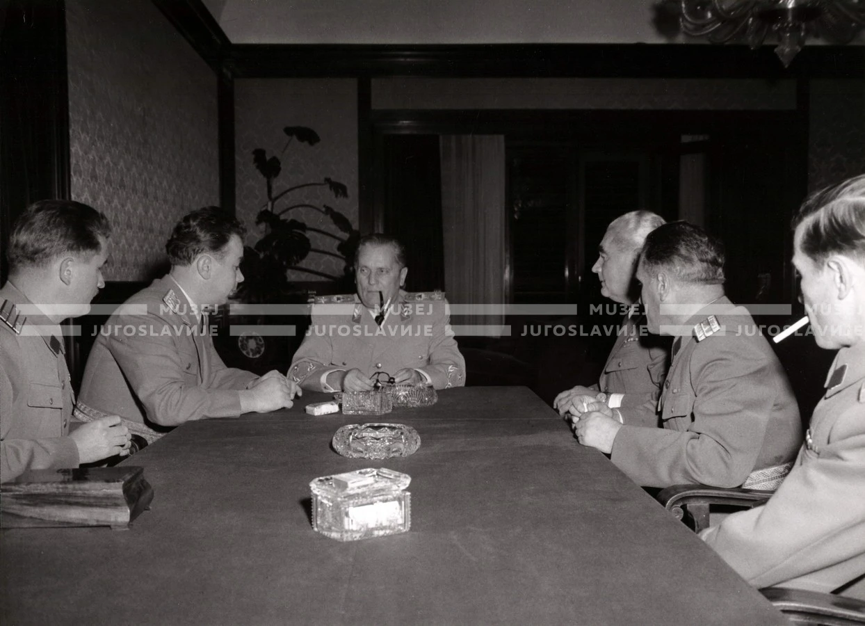 1950-51_008_015